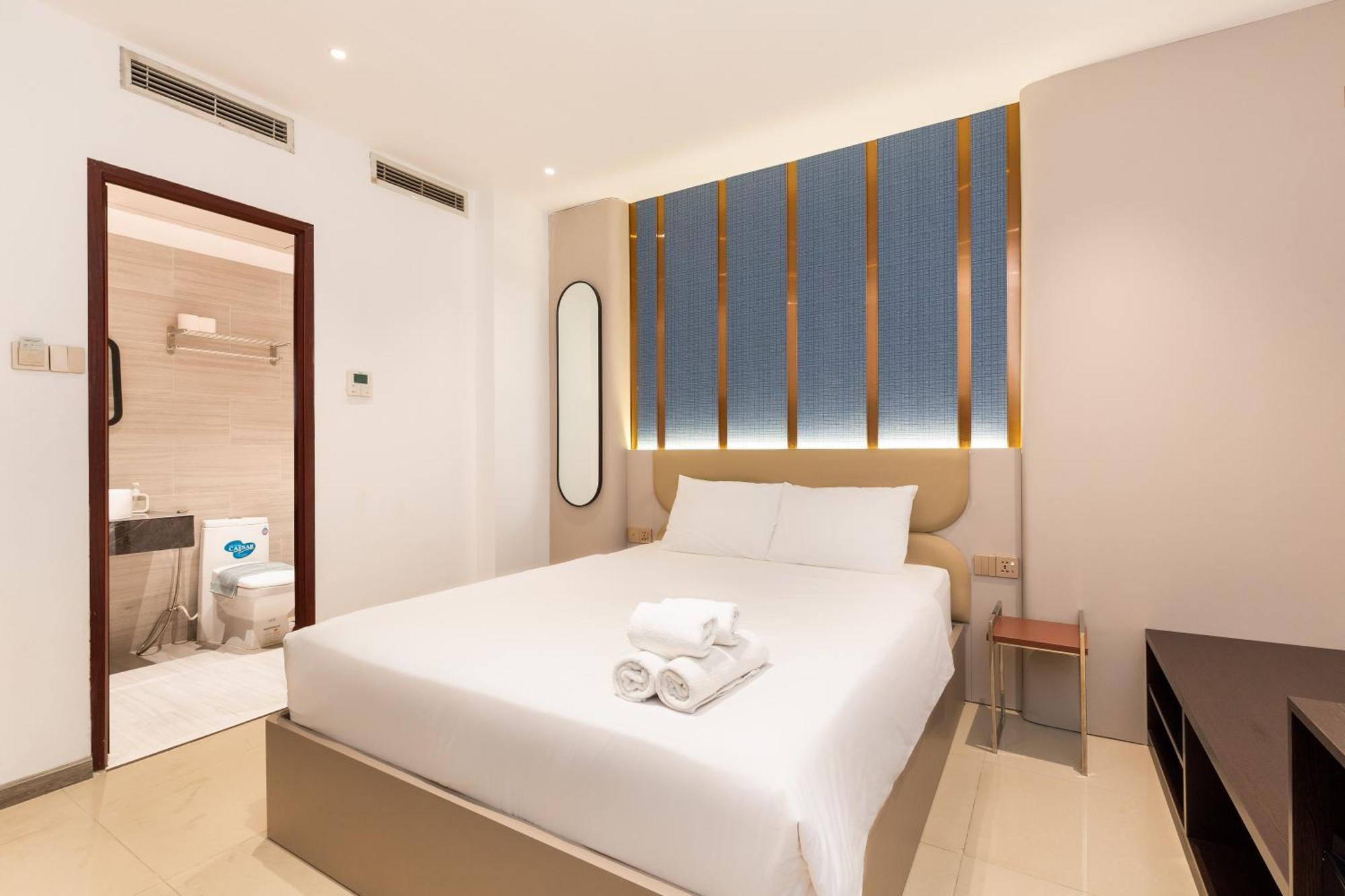 The Luxury Mays Khách sạn 3*