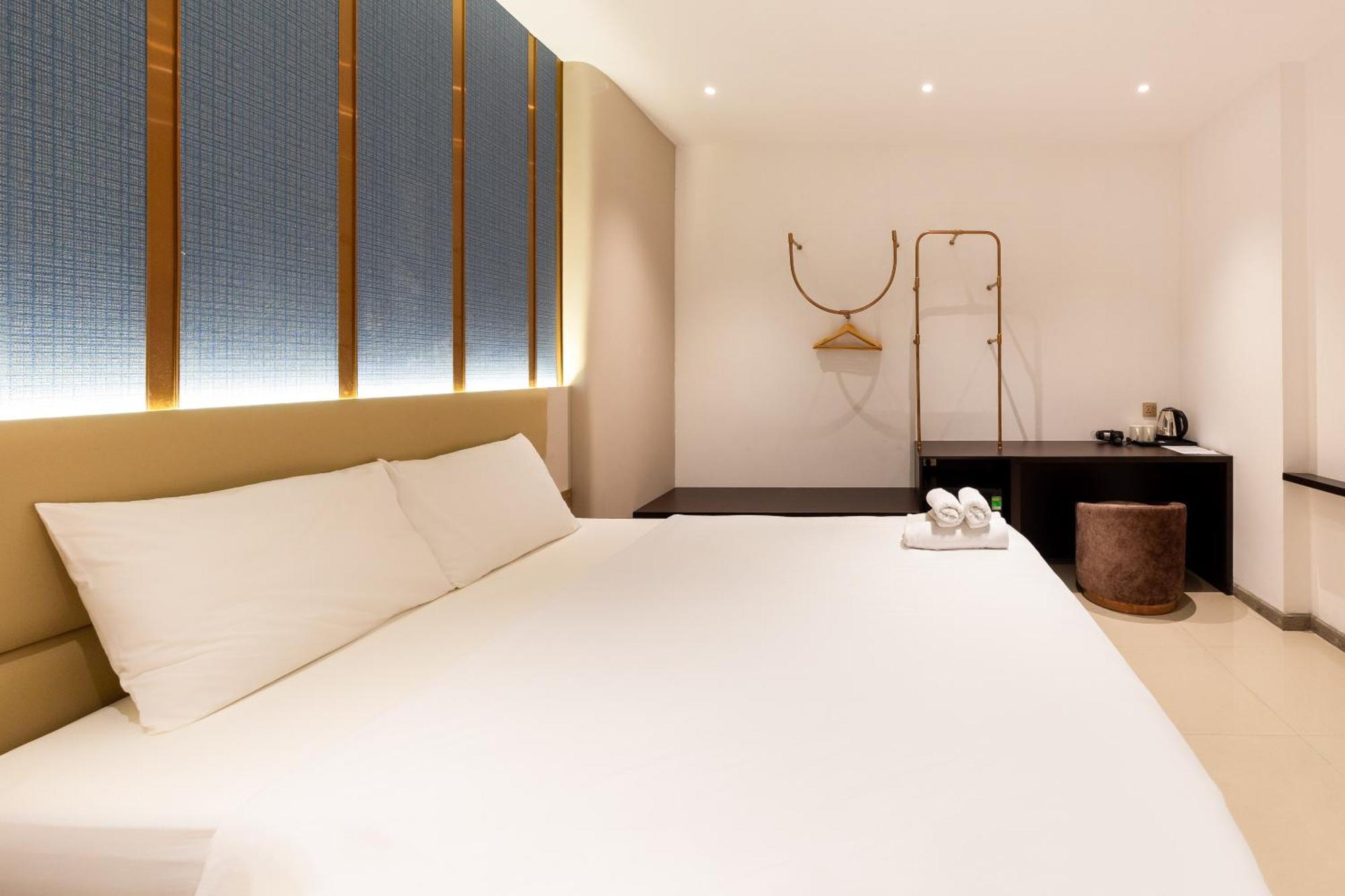The Luxury Mays Khách sạn 3*